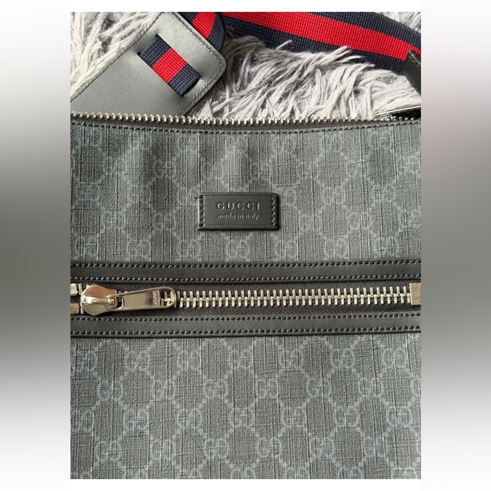 Gucci Gray Messenger Bag with Red and Blue Strap - Picture 4 of 13